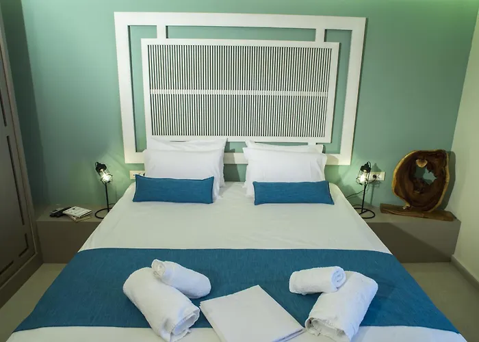 Elia Potie חאניה